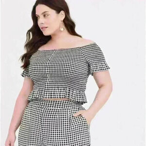 Torrid black and white gingham top  off the shoulder size 1X